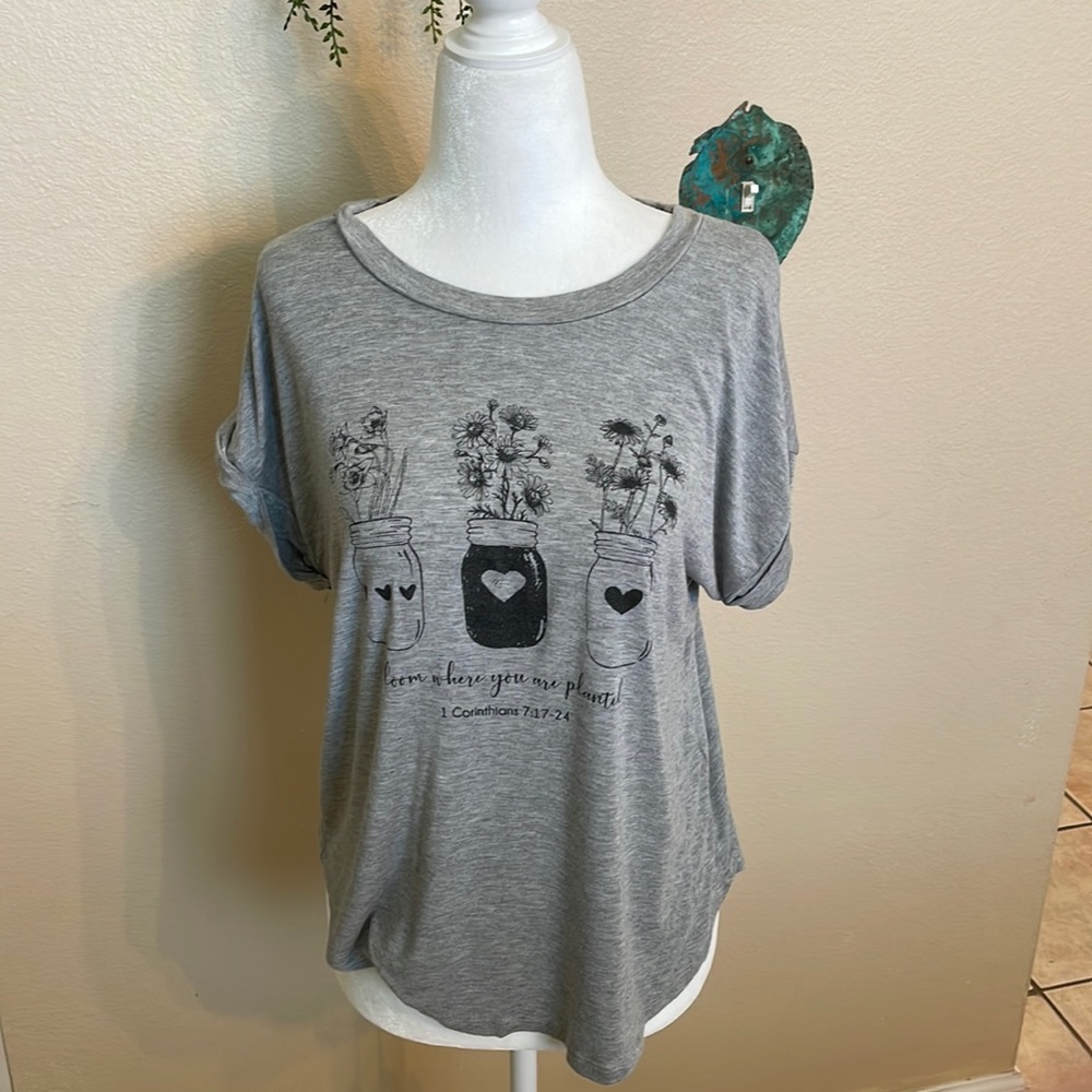 FUNKY PINK GRAPHIC TEE SIZE M
